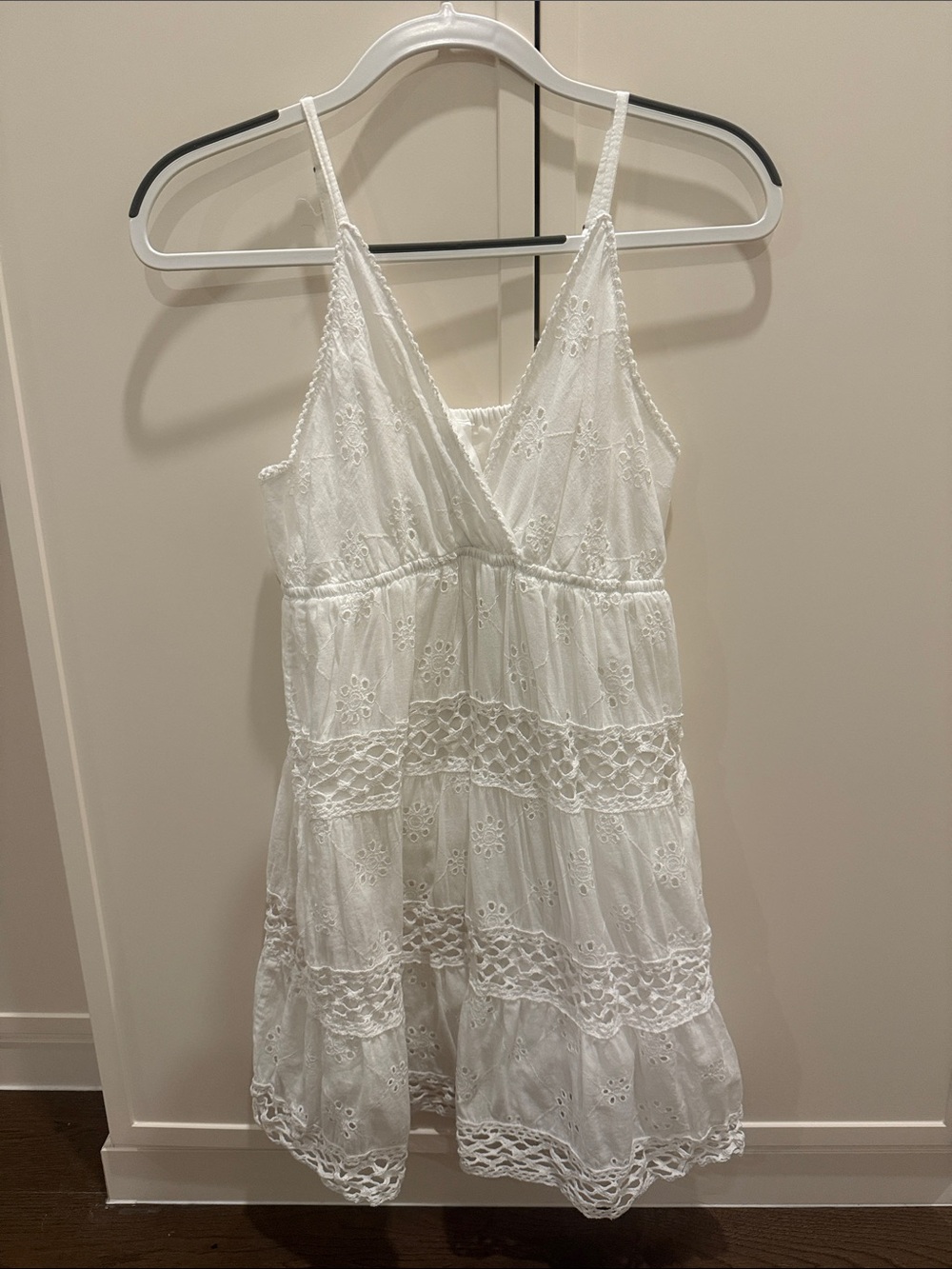 White eyelet details Tiered Sundress - Women's Sleeveless Dress